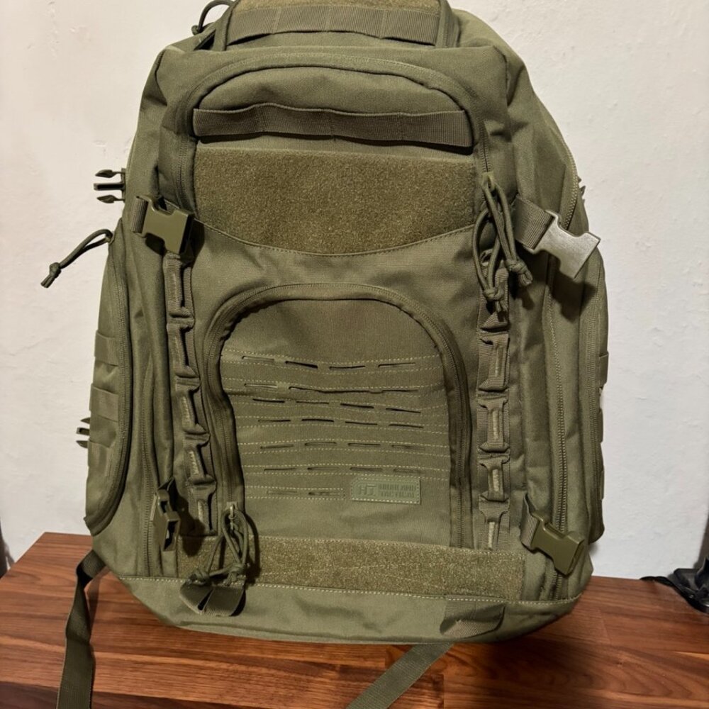 HIGHLAND TACTICAL Foxtrot backpack + Added items Lot